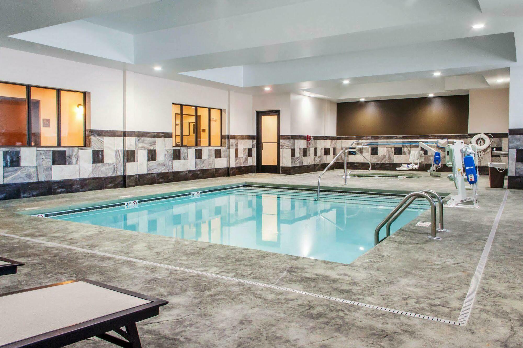 Hotel Comfort & Woodward